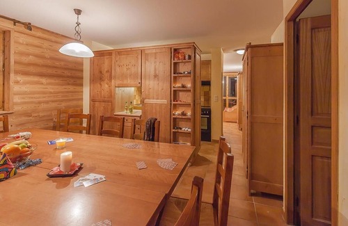 Lanslevillard Apartamento | 200m del centro estación, piscina, sauna, hammam, balcón, chimenea o estufa a leña, parking, tv