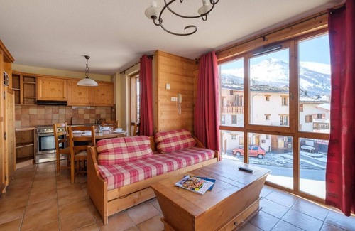 Lanslevillard Apartamento | 200m del centro estación, piscina, sauna, hammam, balcón, parking, tv, local para esquís, 35m²