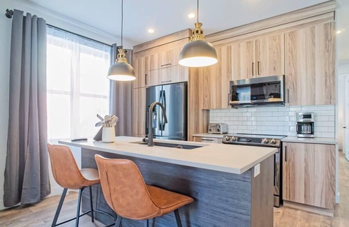Bromont Apartamento | 201 Condo au rez de chaussée , au coeur de Bromont
