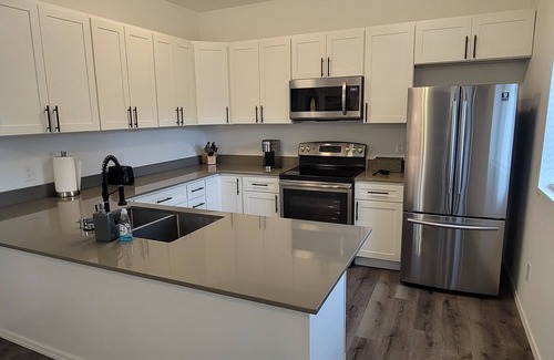 Monroe Apartamento | #201 New Cozy Monroe Condo near Evergreen State Fair!