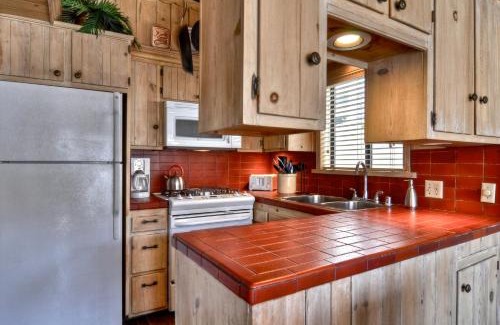 Balboa Island Casa | 201 Ruby
