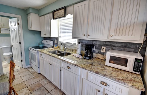 Cherry Grove Beach Condominio | 202 28th Ave Unit 6 1 Bedroom Condo