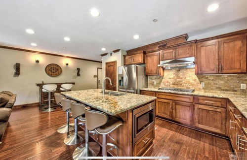 Tahoe Meadows Condominio | #202-cnvnt 3B3B fit 8P, 8 mins walk to heavenly