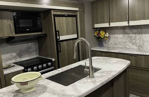 Riverton Casa | 2021 Grand Design 34' Trailer
