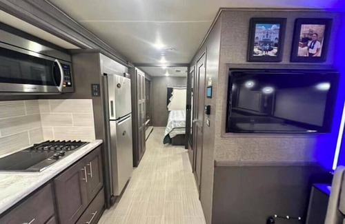 Fredericksburg Casa | 2021 Thor Motor Coach Challenger