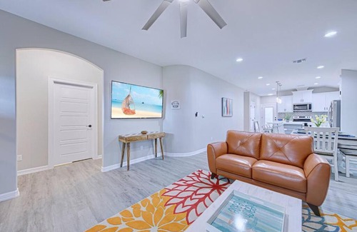 Flour Bluff Casa | 2022 Built Modern Family-Friendly Oasis