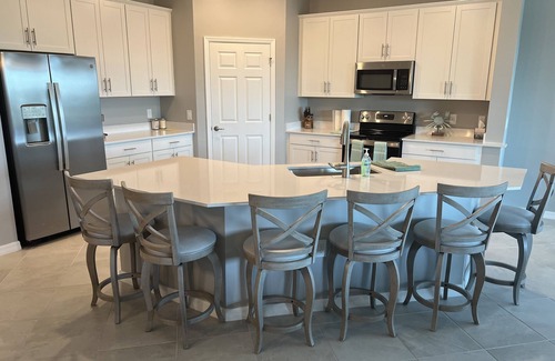 Gateway Condominio | 2023 NEW BUILD COACH Home at Gateway Paradise
