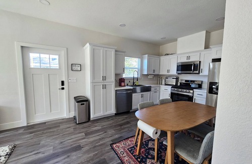 Orangevale Cabaña | 2024 Custom Home: 2 bed, 2 bath Pop Art Hidden Cottage with EV Charging