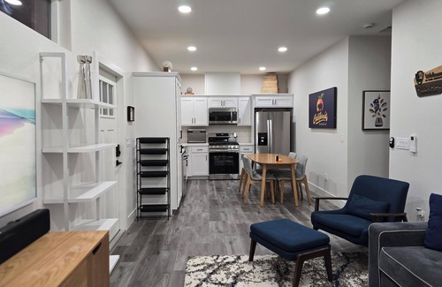 Orangevale Cabaña | 2024 Custom Home: 2 bed, 2 bath Pop Art Hidden Cottage with EV Charging