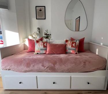 Liverpool Casa | 2025 Award Winner Liverpool Peach House - 4 Bedrooms