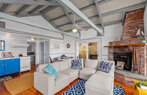 Eastham Cabaña | 2025 Foremast: Charming Cottage w/ Panoramic Town Cove Views, Pet Friendly!