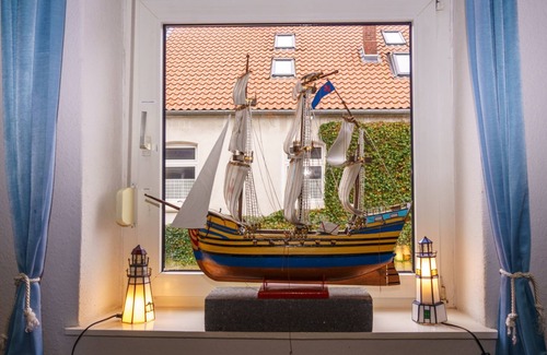 Center Apartamento | 203 Maritimes Ferienhaus am Fuße der KW Brücke - 203 Kleines Kapitänshaus