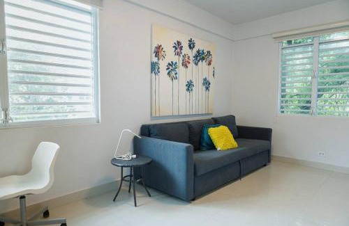 San Mateo Apartamento | 203-Tranquil Renovated Charm in the City, Near the Beach with Free parking