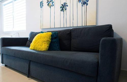 San Mateo Apartamento | 203-Tranquil Renovated Charm in the City, Near the Beach with Free parking