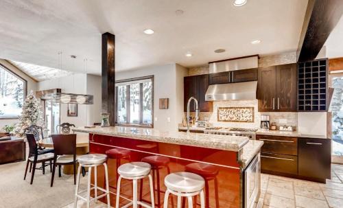 Highland Meadows Casa | 2030 Meadow Brook Lane Unit A