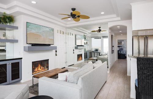 Balboa Peninsula Casa | 204 E Oceanfront A