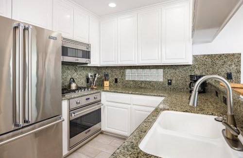 Balboa Peninsula Casa | 204 E Oceanfront A