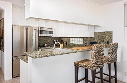 Balboa Peninsula Casa | 204 E Oceanfront A