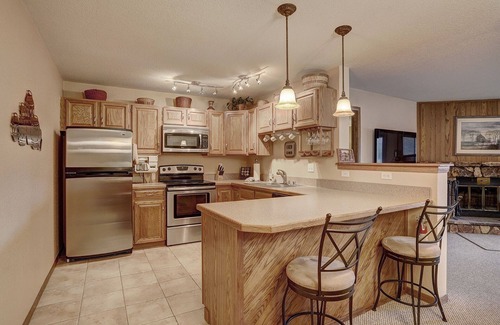 Mountain House Condominio | 204 Snowdance Manor by RedAwning