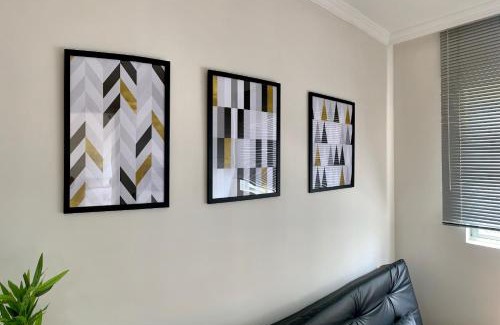 Bigorrilho Apartamento | 205- Apartamento 1 quarto suite, Encantador, amplo e decorado, mobiliario moderno, cozinha completa com utensílios , Excelente vista da cidade e localização privelegiada no bairro Bigorrilho ,