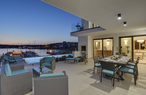 Pjescana Uvala Casa | 205 m² Casa ∙ 4 habitaciones ∙ 10 personas
