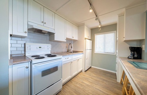 Regional District of Nanaimo Condominio | #206 Upper Beach View Suite at Shorewater Resort, Qualicum Beach