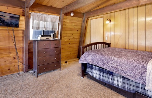 Whispering Forest Chalet De Esquí | 2073 - Mount Shasta Retreat 3 Bedroom Home by Redawning