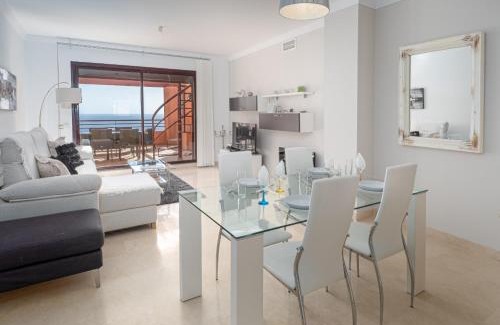 Manilva Apartamento | 2086-Amazing penthouse 2 terraces sea view