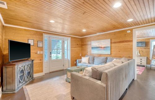 Folly Beach Casa | 209 W Indian Cabin By The Sea