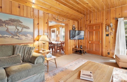 Fawnskin Cabina | 2096-pinglewood Cabin 5 Bedroom Home by RedAwning