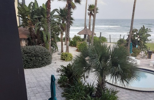 Bridgeport Heights Apartamento | Hawaiian Inn Studio Unit 209 Beach Front. Sleeps 4