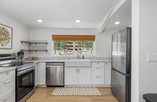 Billings Apartamento | 20ft from Hospital-Hospital Haven w/Sunroom