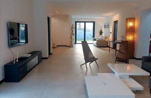 La Seyne-sur-Mer Complejo | 20m from the beach, Charming villa with private garden and swimming pool