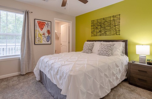 Arcadia Apartamento | ✯20min→Lodge at Lake Bowen Commons✯King Bed✯3 TVs
