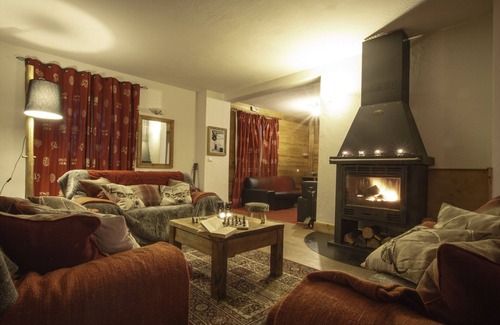 Les Brevieres Chalet De Esquí | Chalet de 21 camas con jacuzzi, sauna y mesa de billar.