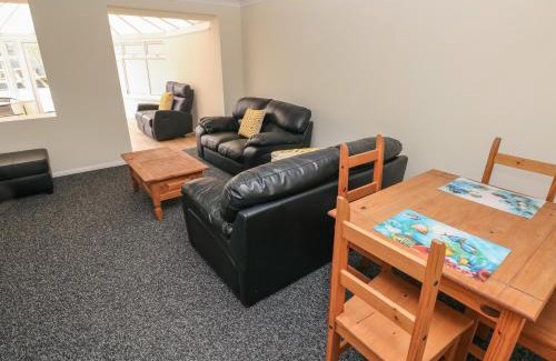 Barry Casa | 21 Heol Gylfinir