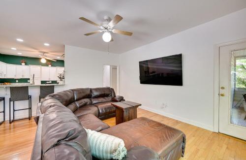 Anderson Casa | 21 Mi to Clemson University BBQ-Ready Lake Home