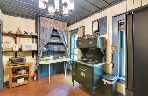Rocky Bottom Cabina | 21 Mi to Devils Fork State Park: Sunset Cabin!