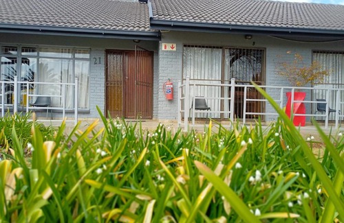 Fichardt Park Casa | 21 On Coetzee Guest House