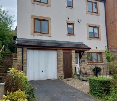 Kirkheaton Casa | 210 Greenlea Court