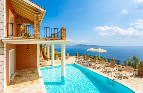 Petaleia Villa | 210 m² Villa ∙ 3 habitaciones ∙ 6 huéspedes