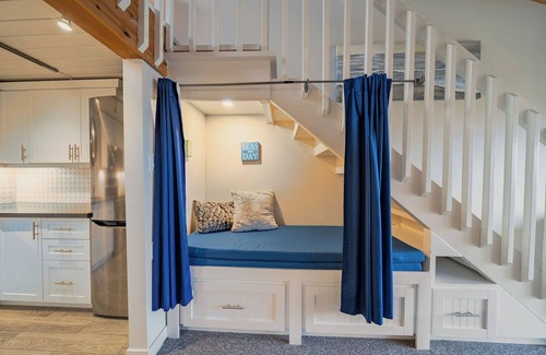 Regional District of Nanaimo Condominio | #210 Pet-Friendly Upper Beach View Suite at Shorewater Resort, Qualicum Beach