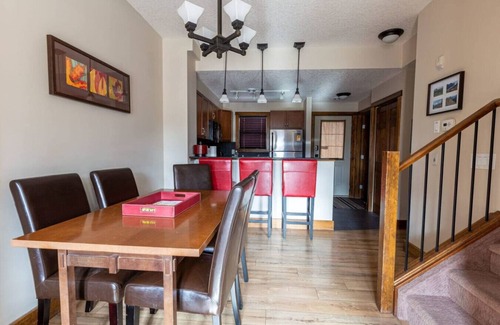 Canmore Chalet De Esquí | 212 Canmore Chalet With Beautiful Mountain Views
