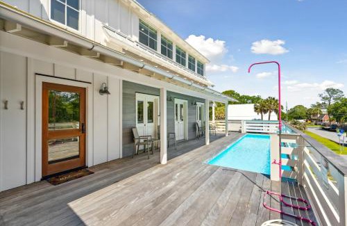 Folly Beach Casa | 213 W Indian - Unique Pool House -Central Location