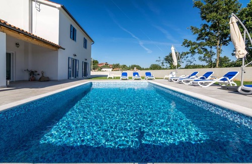 Jursici Villa | 215 m² Villa ∙ 4 habitaciones ∙ 8 huéspedes