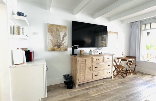 Ruskin Apartamento | U215- 1 min walk to beach, restaurants, pools, gym, SLEEPS 4! Little Harbor Beach Resort!