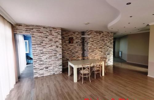 Magnetiti Apartamento | 216м апартаменты на пляже Уреки для отдыха большой семьи или компании