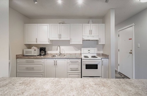 Regional District of Nanaimo Condominio | #219 Lower Beach View Suite at Shorewater Resort, Qualicum Beach