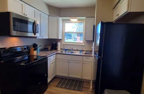 Franklin Casa | 219 Maxwell St - Unit C · A great newly renovated place to stay in Franklin