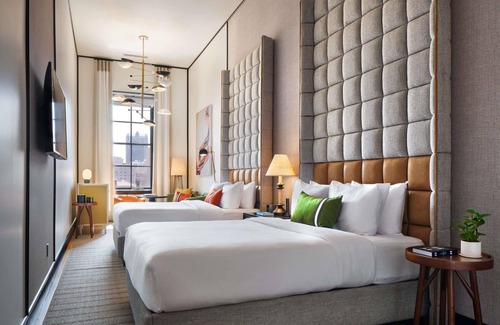 Downtown West Hotel | 21C Museum Hotel St Louis
